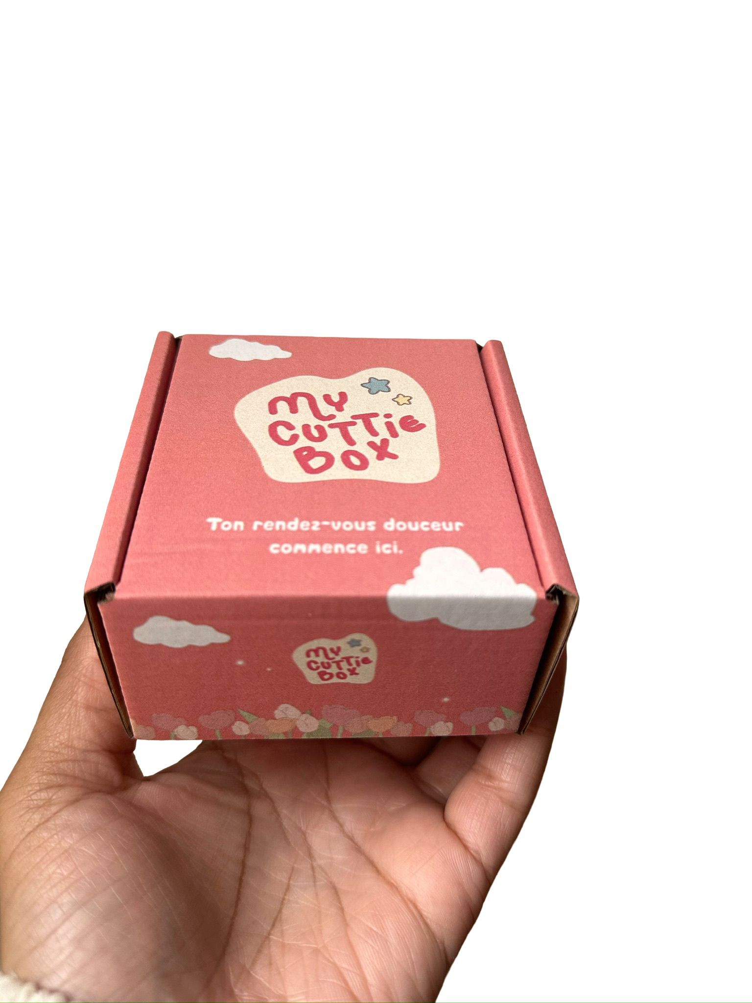 La boîte d'expédition MyCuttieBox coral